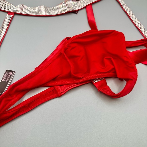 Very Sexy Red Satin Victoria Secret Red Garter Belt Set with Thong - Picture 4 of 4